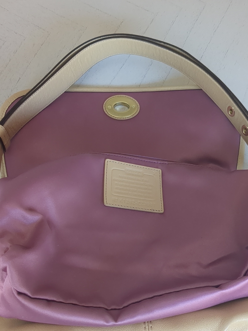 Coach Z23987 leather flap crossbody/shoulder bag - Picture 12 of 13